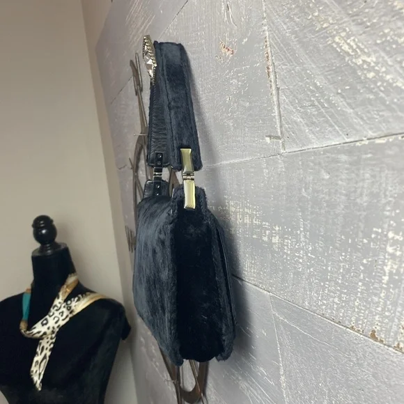 🛑 Donation 🛑 Absolutely adorable Authentic Gucci mini bag - Picture 10 of 13